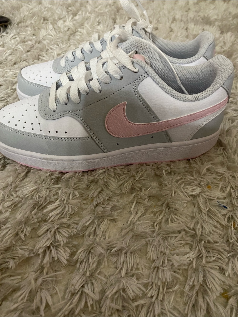 Nike womans low court